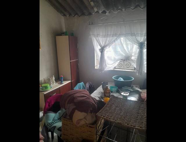 2 BEDROOM HOUSE FOR SALE IN MOFOLO NORTH